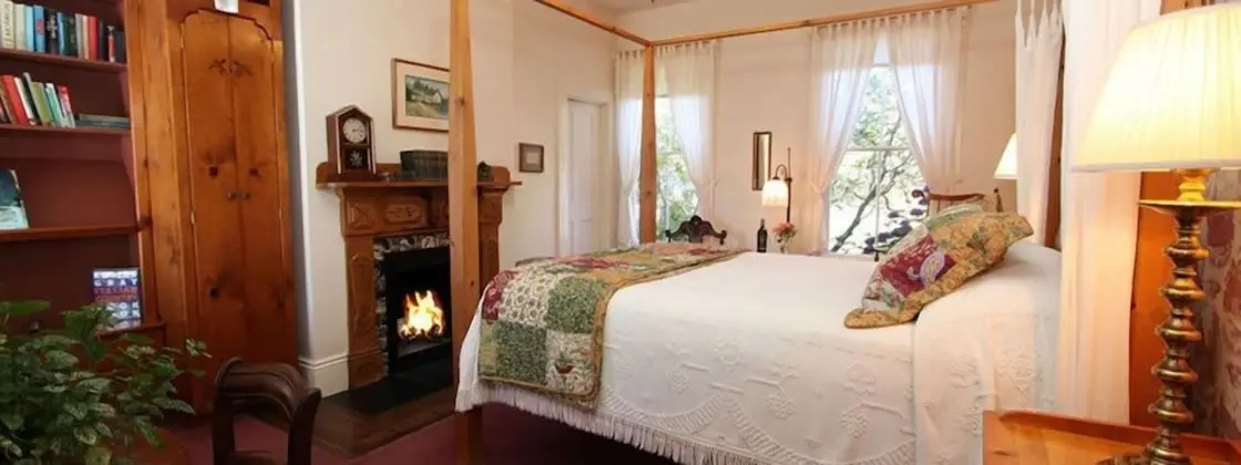 Romantic Tek Büyük Yataklı Oda, Şömine, Bahçe Manzaralı