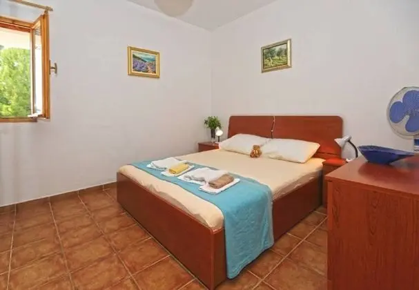Apart Daire (Josip - 100 m from beach - A1(2+2))