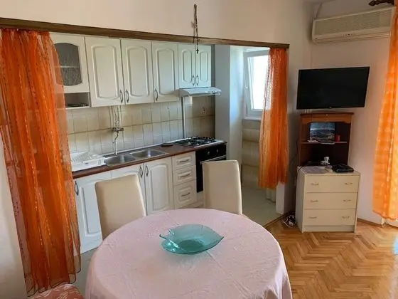 Apart Daire (Josip - with parking - A2(4+1))