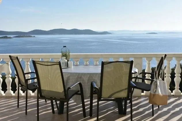 Apart Daire (Josip - sea view - A1(2+2))