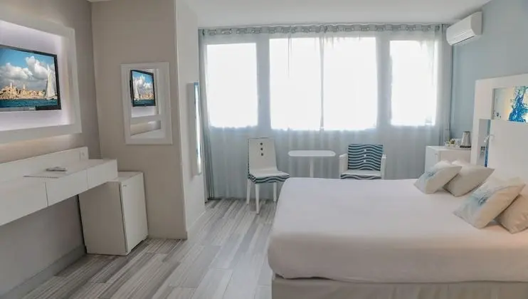 Classic Tek Büyük Yataklı Oda