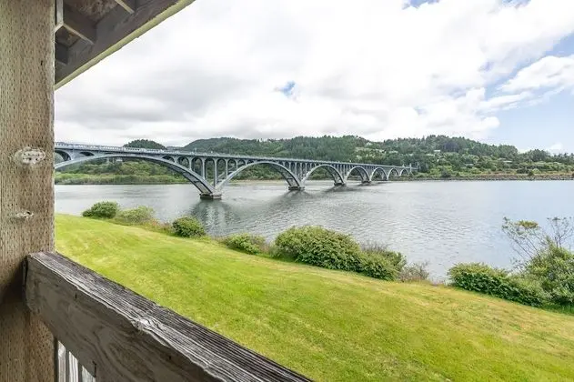 Deluxe Oda, 1 En Büyük (King) Boy Yatak, Nehir Manzaralı