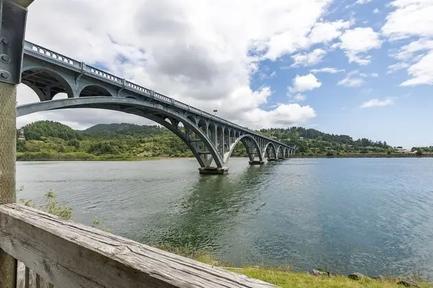 Deluxe Oda, 1 En Büyük (King) Boy Yatak, Nehir Manzaralı