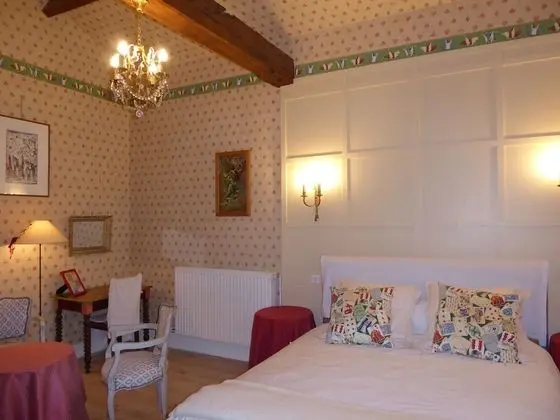 Tek Büyük Yataklı Oda (Rouge)