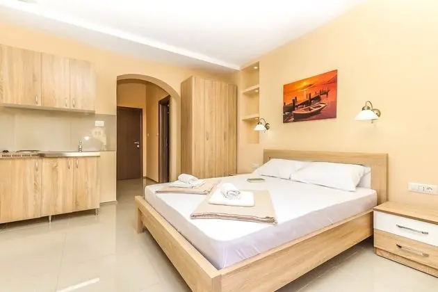 Deluxe Tek Büyük Yataklı Oda (B)
