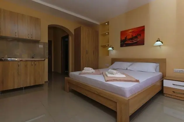 Deluxe Tek Büyük Yataklı Oda (B)