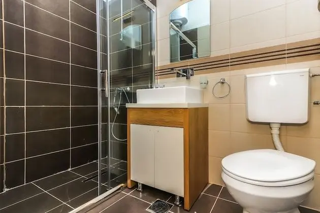 Deluxe Tek Büyük Yataklı Oda (B)