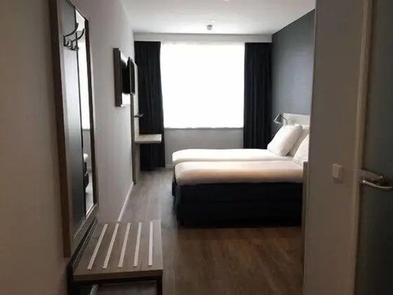Basic Tek Büyük Yataklı Oda
