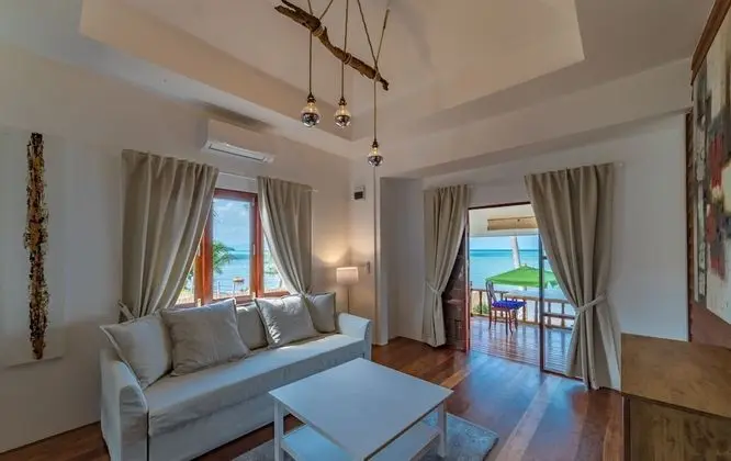 Romantic Villa, 1 En Büyük (King) Boy Yatak ve Çekyat, Deniz Manzaralı, Denize Sıfır