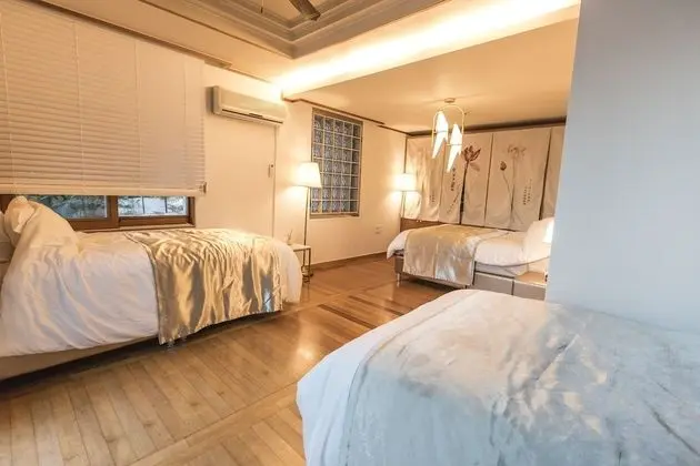 Family Townhome - Foreigner Only, 4 Bedrooms, Balcony, Garden Area(Fabulous Sunlit Heritage Mansion)