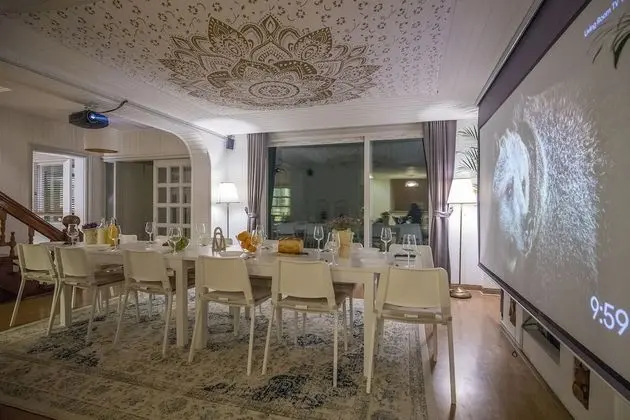 Family House - Foreigner Only, Concierge Service, Garden Area