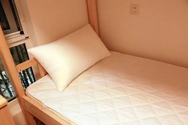 Ortak Ranzalı Oda, Sadece erkekler için, Ortak Banyo