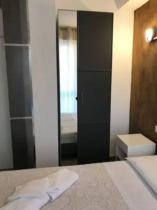 Deluxe Tek Büyük Yataklı Oda, Avlu Manzaralı