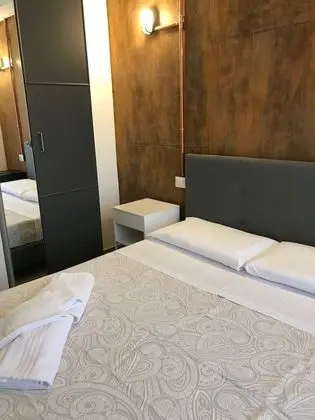 Deluxe Tek Büyük Yataklı Oda, Avlu Manzaralı