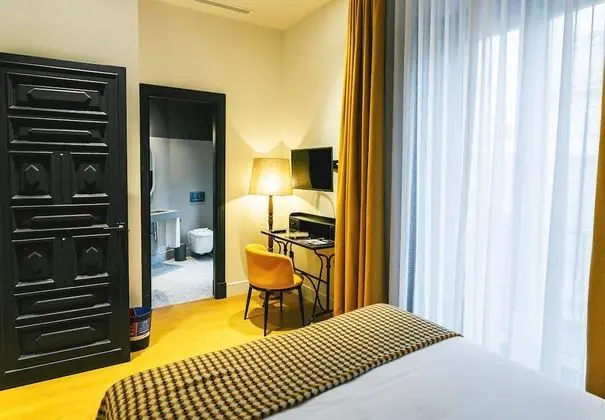 Standard Tek Büyük Yataklı Oda