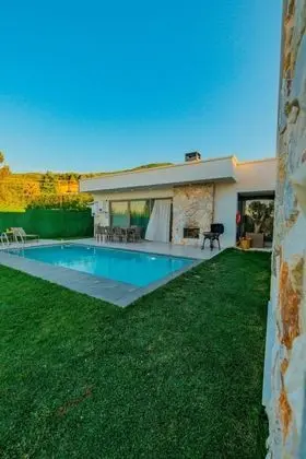 Villa - 3 Yatak Odalı, Göl Manzaralı, Özel Havuzlu