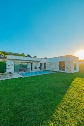 Dublex Villa 5 Kişilik, Göl Manzaralı, Özel Havuzlu
