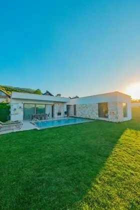 Dublex Villa 5 Kişilik, Göl Manzaralı, Özel Havuzlu