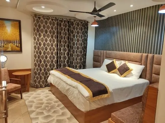 Deluxe Tek Büyük Yataklı Oda
