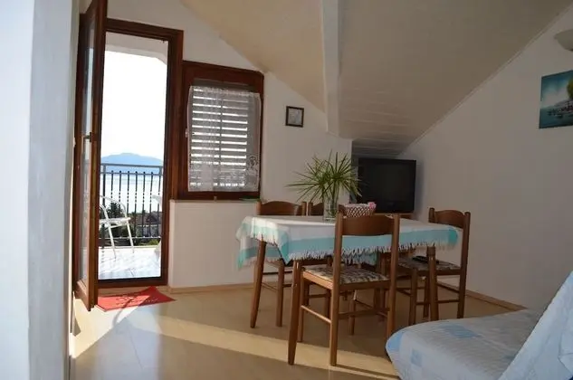 Apart Daire (Jozo - 150 m from pebble beach - A5(4)