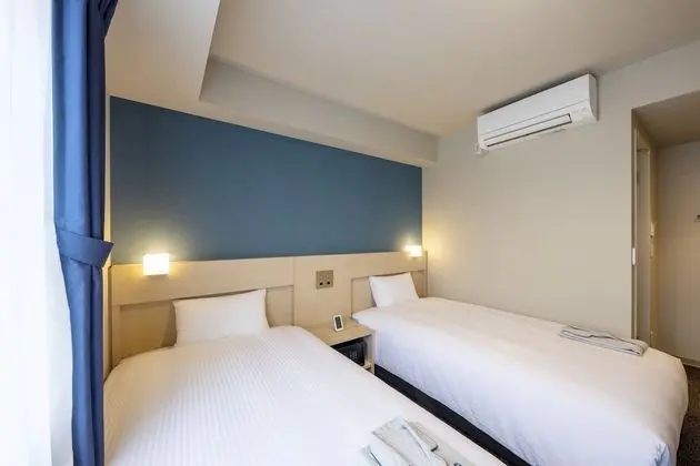 İki Ayrı Yataklı Oda, Sigara İçilmez