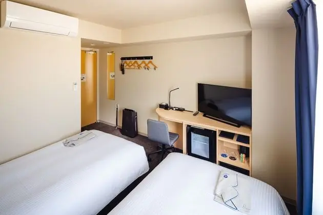 İki Ayrı Yataklı Oda, Sigara İçilmez