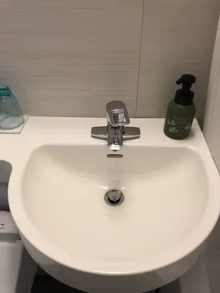 Büyük Yataklı Tek Kişilik Oda, Sigara İçilmez
