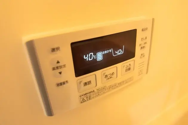 Design Tek Büyük Yataklı Oda, 1 Çift Kişilik Yatak