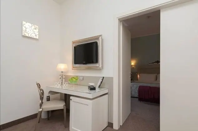 Classic Tek Büyük Yataklı Oda