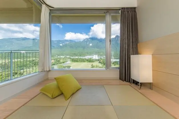 İki Ayrı Yataklı Oda, Sigara İçilmez, Dağ Manzaralı