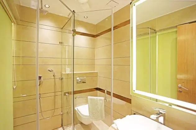 Premium Tek Büyük Yataklı Oda