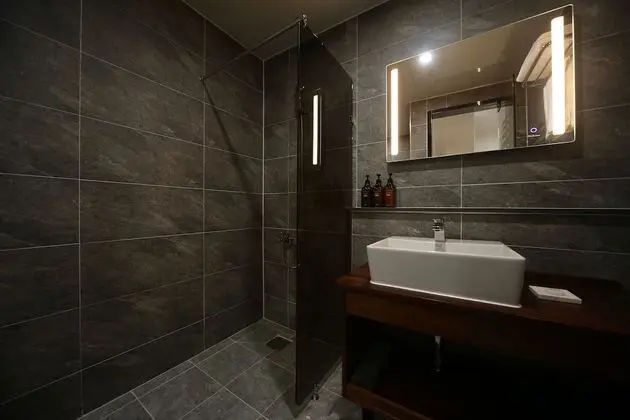 Deluxe Room - Breakfast for 1(except Sunday & Public Holiday), More than 2 nights stay, Free Laundry