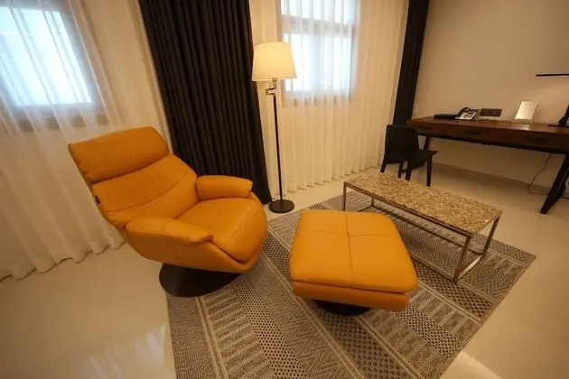 Premier Room - Breakfast for 1(except Sunday & PH), More than 2 nights stay, Free Laundry(Limited)