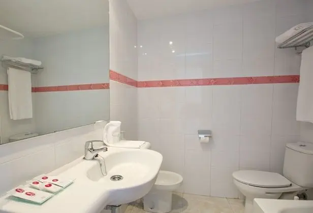 Tek Kişilik Oda, Balkon, Kısmi Deniz Manzaralı