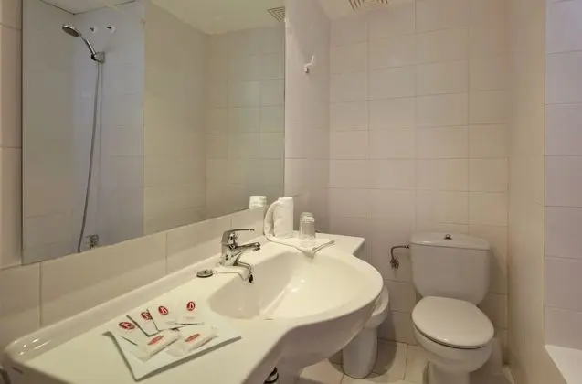 Tek Kişilik Oda, Balkon, Kısmi Deniz Manzaralı