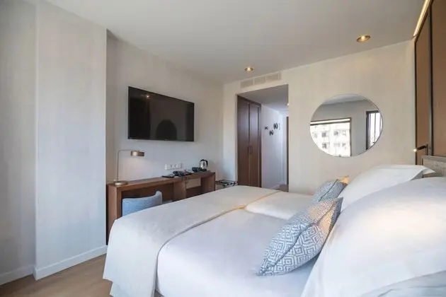 Tek Büyük Yataklı Oda (top floor)