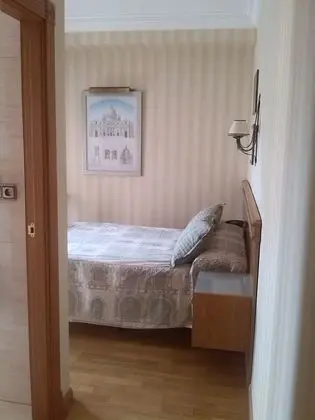 Büyük Yataklı Tek Kişilik Oda