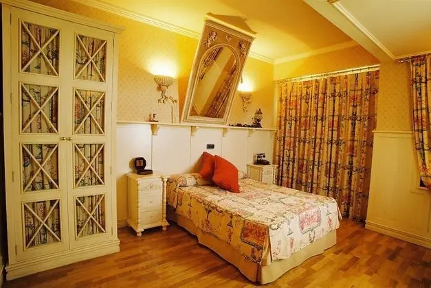 Tek Büyük veya İki Ayrı Yataklı Oda