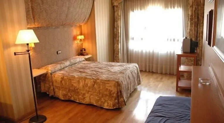 Tek Büyük veya İki Ayrı Yataklı Oda