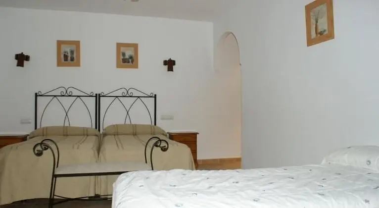 Üç Kişilik Oda
