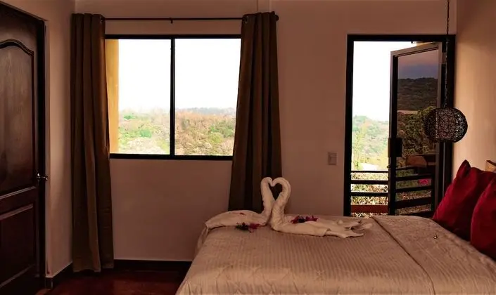Deluxe Tek Büyük Yataklı Oda, Balkon, Dağ Manzaralı