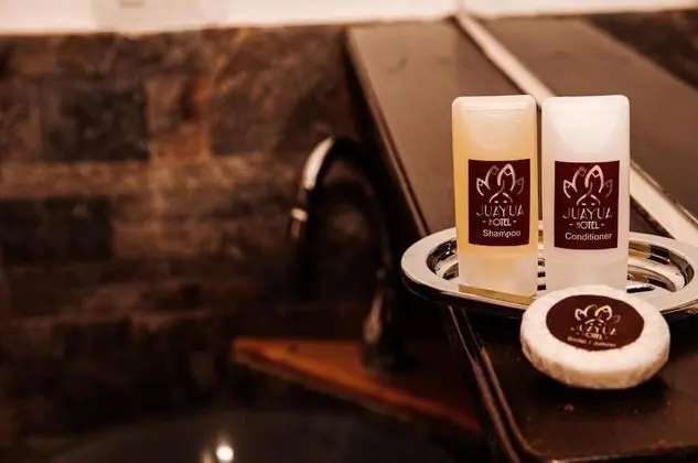 Deluxe Tek Büyük Yataklı Oda, Balkon, Dağ Manzaralı