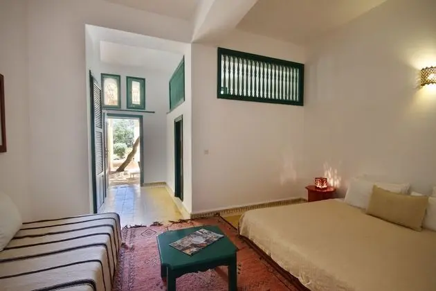 Superior Tek Büyük veya İki Ayrı Yataklı Oda, Bahçe Manzaralı, Bahçeli