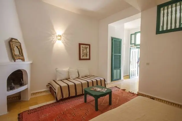 Superior Tek Büyük veya İki Ayrı Yataklı Oda, Bahçe Manzaralı, Bahçeli