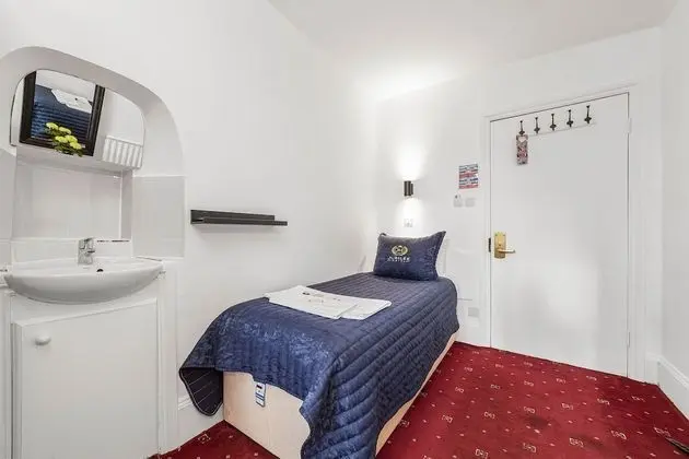 Basic Tek Kişilik Oda, Ortak Banyo