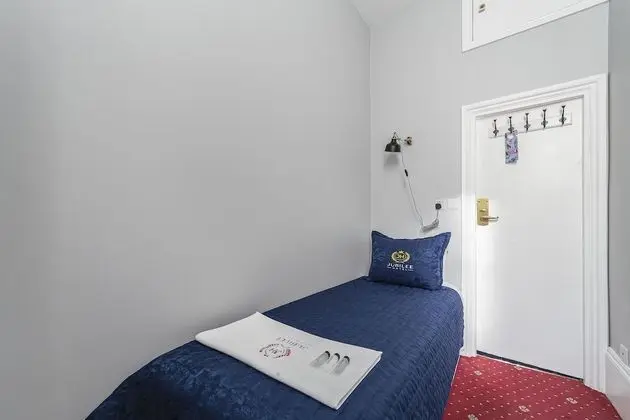 Basic Tek Kişilik Oda, Ortak Banyo