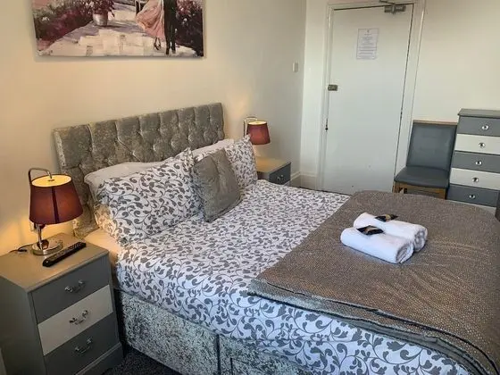 Standard Tek Büyük Yataklı Oda