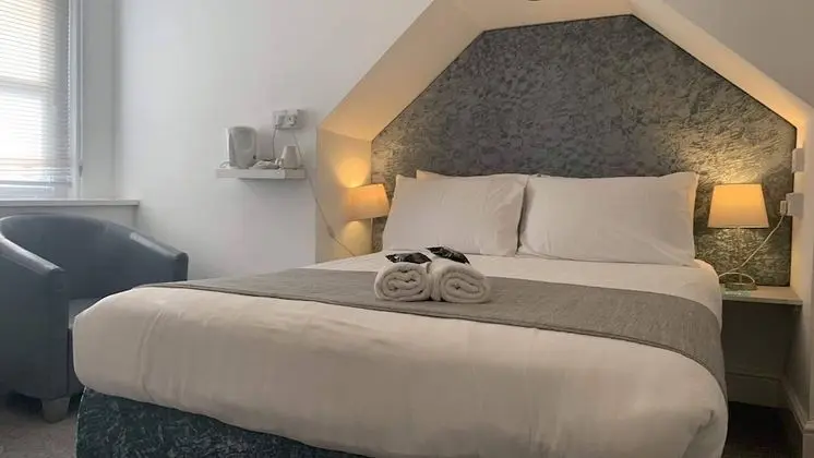 Standard Tek Büyük Yataklı Oda