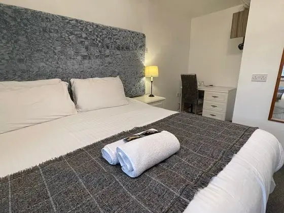 Standard Tek Büyük Yataklı Oda