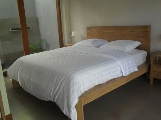 Deluxe Oda, Havuz Manzaralı (Downstairs)